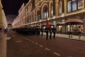 祖国军人参加俄罗斯阅兵 军姿气质把老外看傻眼了图片