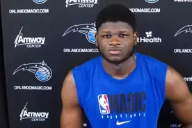 臂展2米39！天赋比Zion还高！又一个内线毁在了魔术手里图片