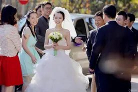 扣下女儿18万彩礼，给儿子买房，女儿从此未回娘家：养育恩，已清图片