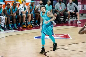 偷东西居然还偷出优越感了！最后还不是靠弟弟讨口饭吃图片