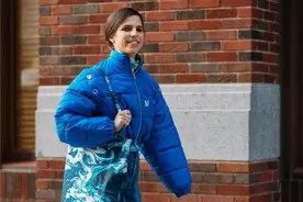 没想到：今年流行的小棉袄，比皮草洋气，比大衣高级，关键显贵图片