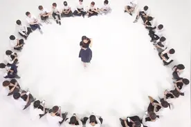 爱情择偶标准太多 韩国戳心约会短片《磨人的理想型》视频封面