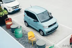 人民需要代步车，五菱就制造，小城市出行，宏光MINI火了图片