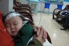 4岁女童凌晨上吐下泻，儿科医生：6岁之前，这些东西别给娃吃！图片