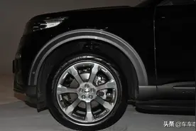 SUV界的“低调王者”福特探险者，和奔驰一样安静，三大件无人喷图片