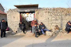 农村俗语“闲田莫让女婿耕，老坟不让女儿上”啥意思？老话在理吗图片