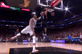 字母哥拉拽布克，本有4种吹罚方式，裁判却打出一张“无中生有”图片