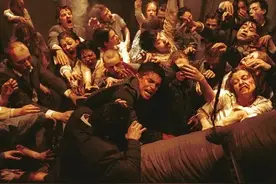 评分最高的十大丧尸片，《僵尸世界大战》第5，《生化危机》第2图片