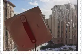 擦玻璃哪种方法省时省力还干净，看我家的实际使用，你再擦也不迟图片