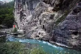 过草地之后，如何做到快速恢复红军体力，答案是每人发一块大洋图片