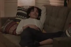 入睡时间差，拯救了同居情侣图片