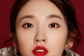 唐艺昕佩戴浮夸风耳环显脸大？奢牌首饰就是与众不同，彰显个性美图片