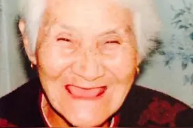 于和伟母亲：丈夫早逝她养大9个儿女，幼子当明星让全家过好日子图片