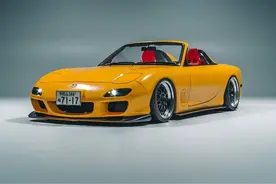 头文字D高桥启界同款车型马自达RX-7图片