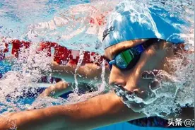 导致你游泳时「气喘吁吁」的错误呼吸方式图片