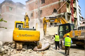 东莞拆迁遇“瓶颈”，住户阻碍项目进行，八旬老汉教育儿孙图片