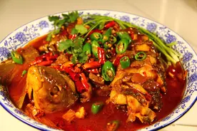 为啥很多人抛弃红烧鱼却把酱香鱼端上桌？试着做一次，不油炸真好图片