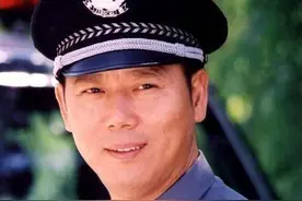 李成儒痛批郭敬明，大2婚妻子18岁，为何爱上小28岁侯璎珏却无果图片