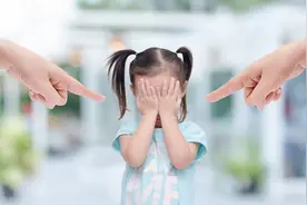 小学生表现平平却被老师颁发更具期待奖，赏识教育让孩子更有力量图片
