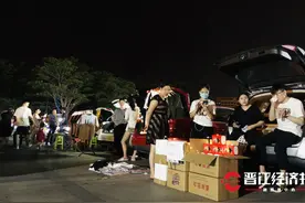 晋江地摊圈粉无数，暖到你心里的是这片烟火吗？图片