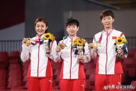王楠送房后，孙颖莎又获奖100万！4朵金花亮相，刘诗雯陈梦坐中间图片