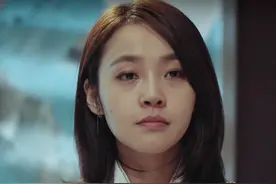 《燃烧》：许佳桐纵身跳崖，不是她幡然醒悟，而是因为许军的背叛图片