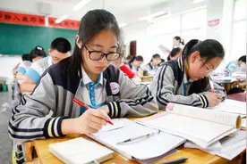 教育部传来消息，高中晚自习或被叫停，学生开心家长担忧图片