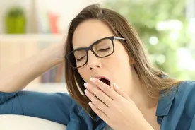 睡眠充足，但白天仍旧犯困？是用脑过度，还是贫血？留意下图片
