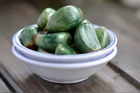 腌腊八蒜，别直接加醋泡！牢记4点，1天变绿，酸香脆爽，超简单图片