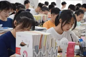 新高考模式下，物理成为首选科目，为啥还不能代替英语成为主科图片