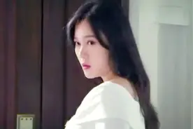 小伙变成女儿身，穿衣服的时候很难受得不行视频封面