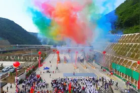 延黄高速建成通车，为革命老区再添“致富路”图片