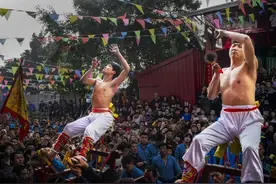 莆田元宵：⑱白塘镇前打铁球图片