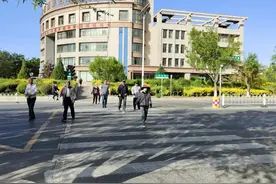 嘉峪关人注意！这两个地段新增交通信号灯！图片