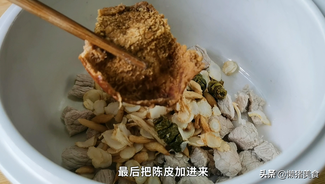 石斛花旗参麦冬花胶炖瘦肉功效与作用 2026年花旗参石斛麦冬煲瘦肉