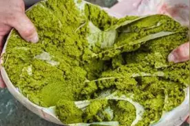 利用牛未消化掉的草料做的“牛粪火锅”吃过吗？西瓜视频美食记图片