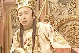 朱允炆顺利登上皇位，发现了朱元璋留下来的3个锦囊，可惜没有用视频封面