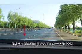 省道路口右转弯防御技巧，向右转为什么要向左看图片