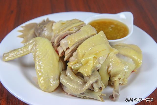 白切鸡的做法家常做法（这才是白斩鸡的正确做法）