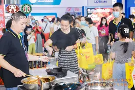 湖北潜江龙虾节开幕，“潜江龙虾”品牌价值实现逆势上涨，较去年同期增长11.9%图片