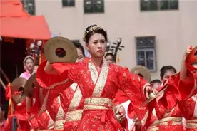 网红翁佳娜曾经火遍全网，如今2年过去她还好吗？视频封面