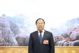 3万元起家，这个山东男人如今坐拥11家企业，无偿捐款9000万回报社会图片