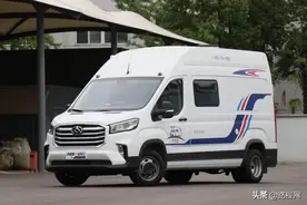 7.10上海房车展：4卧5座，爱旅途大通V90B型房车33.8W图片