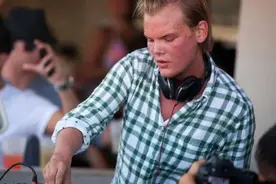 纪念Avicii，瑞典2021年举办大型互动式展览，生前作品影像大公开图片