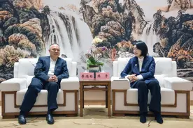 鄂州市长陈平会见中信建设高管图片