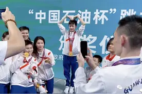 全红婵签名曝光后，网友有新发现→图片