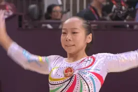 体操美女邓琳琳，退役时身高仅1米37，如今二次发育美翻了图片