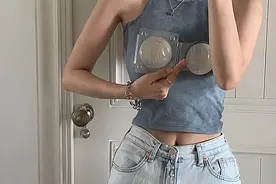 相见恨晚！吊带里面怎么穿，神仙胸贴告诉你图片