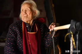 100岁长寿奶奶，早餐吃得有特点，6年不换花样，看她吃的是啥图片