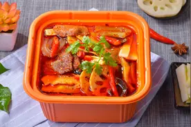 自嗨锅曾和泡面一样受年轻人欢迎，风靡一时，如今却被吃货们嫌弃图片